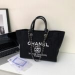 CHANEL Tote Bag Large Capacity Beach Bag - Image 3