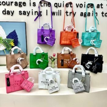 THE TOTE BAG handbag