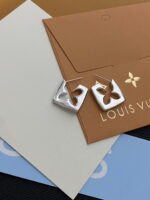 LV earrings - Image 3