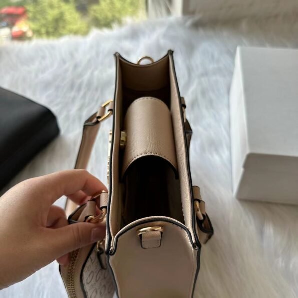 GUESS fashion versatile casual adjustable removable shoulder strap magnetic buckle opening and closing artificial leather one-shoulder cross-body handbag-comes with gift box - Image 4