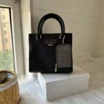 GUESS fashion versatile casual adjustable removable shoulder strap magnetic buckle opening and closing artificial leather one-shoulder cross-body handbag-comes with gift box - Image 20