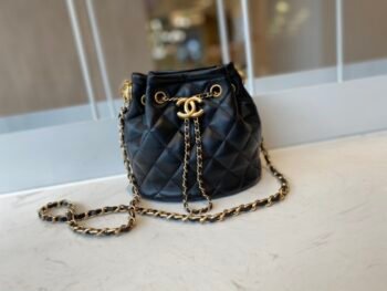 Manor Water Bucket Bag Women's New Style Diamond Grid Chain Shoulder Strap Bag-comes with gift box