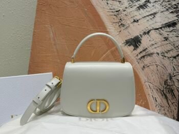 Crossbody Handheld Versatile Elegant Bag Classic Simple Women's Bag-comes with gift box
