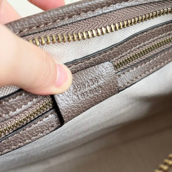 High appearance toiletry bag, hand-held unisex bag-comes with gift box - Image 3