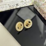 New letter inlaid circular hollow letter earrings French style light luxury high-end versatile earrings earrings - Image 3