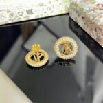 New letter inlaid circular hollow letter earrings French style light luxury high-end versatile earrings earrings - Image 2