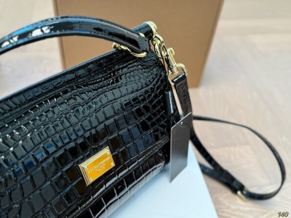 Ladies' handbag 2024 new spring/summer high-end fashion commuting atmospheric crossbody bag handbag-comes with gift box - Image 14