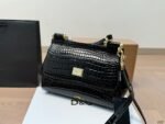 Ladies' handbag 2024 new spring/summer high-end fashion commuting atmospheric crossbody bag handbag-comes with gift box - Image 8