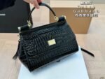 Ladies' handbag 2024 new spring/summer high-end fashion commuting atmospheric crossbody bag handbag-comes with gift box - Image 4