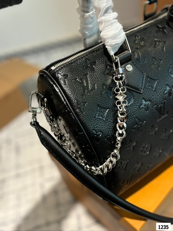 LV Pillow Bag Carrying One Shoulder Crossbody Bag without Case - Image 17
