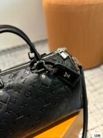 LV Pillow Bag Carrying One Shoulder Crossbody Bag without Case - Image 16