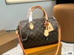 LV Pillow Bag Carrying One Shoulder Crossbody Bag without Case - Image 10