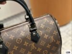 LV Pillow Bag Carrying One Shoulder Crossbody Bag without Case - Image 6