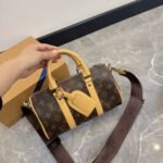 LV keepall's new pillow bag can be carried by both men and women, with one shoulder and diagonal cross, and comes with a folding gift box - Image 2