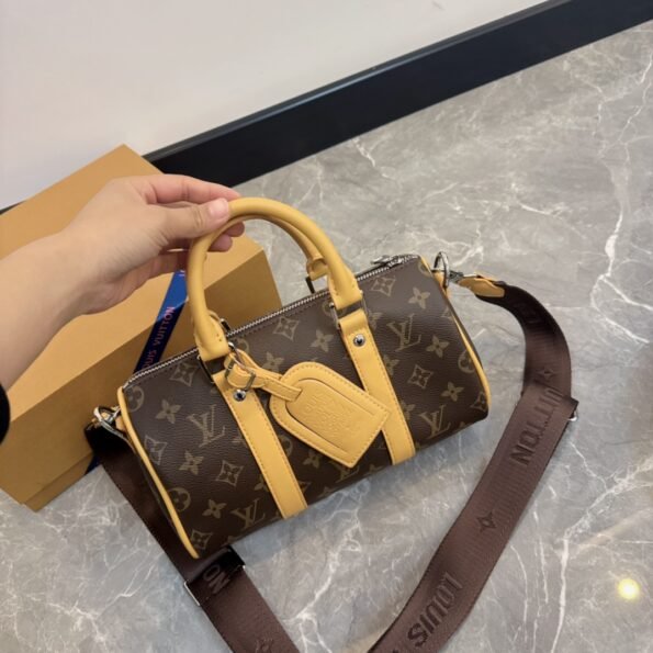 LV keepall's new pillow bag can be carried by both men and women, with one shoulder and diagonal cross, and comes with a folding gift box - Image 2