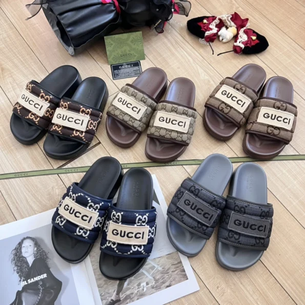 Gucci couple's Cruise slippers - Image 1
