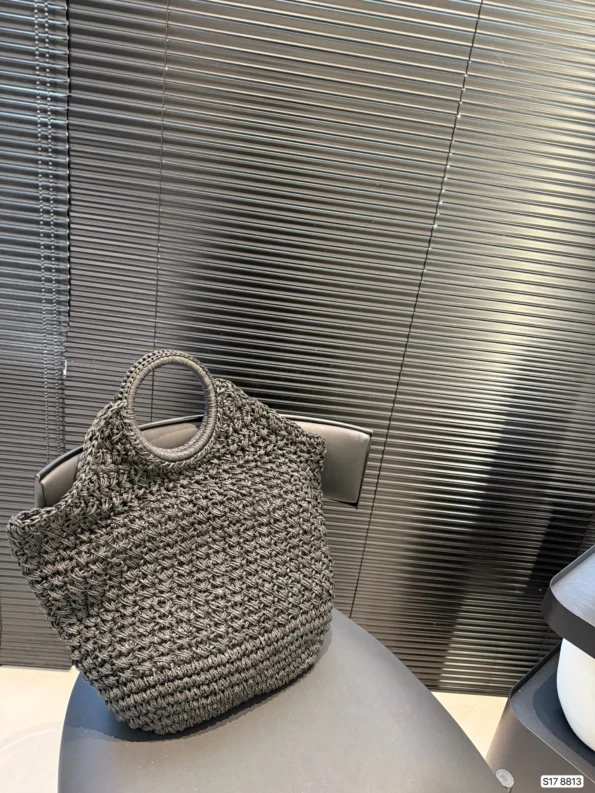 Yves Saint Laurent woven tote bag does not come  without box - Image 7