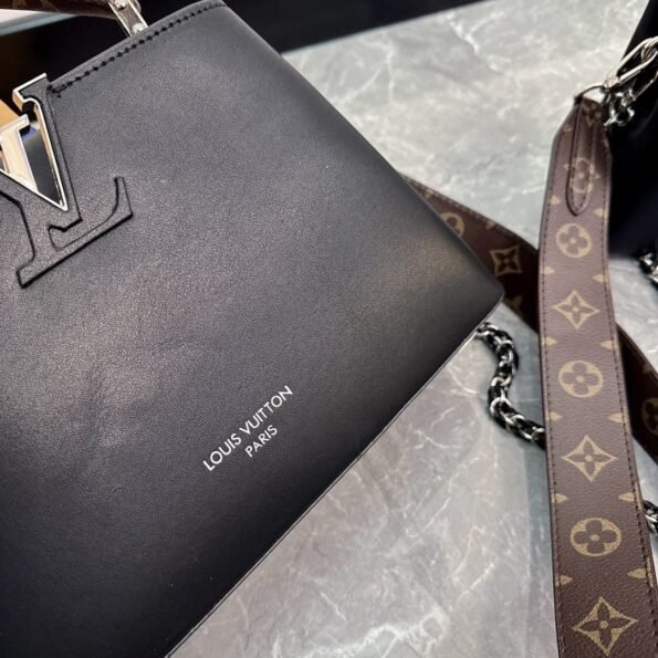 LV Capucines Lady Bag, Cowhide Gold-Buckle Hardware, Handle One-Shoulder Crossbody Bag, Folding Gift Box - Image 6
