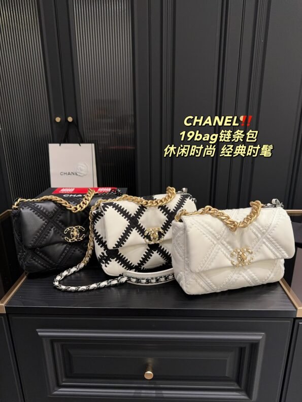 Xiaoxiangfeng Embroidered Women's Bag Fashionable High end Versatile Handheld Single Shoulder Diagonal Chain Bag-comes with gift box - Image 1