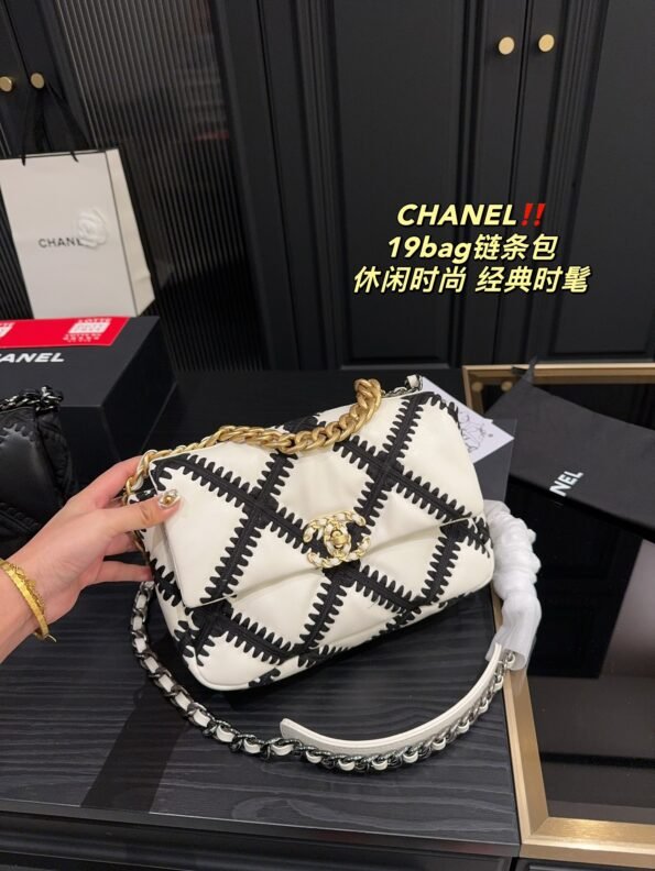 Xiaoxiangfeng Embroidered Women's Bag Fashionable High end Versatile Handheld Single Shoulder Diagonal Chain Bag-comes with gift box - Image 2