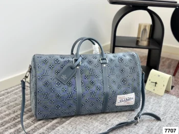 Super cool LV Keepall Presbyopia Denim Travel Bag LVKeepall is most commonly used for business trips-without packaging box