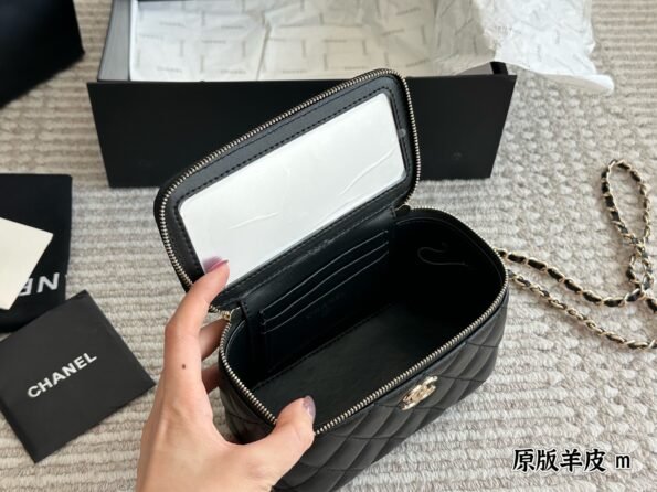 Chanel cosmetic box wrapped in sheepskin（box） - Image 8