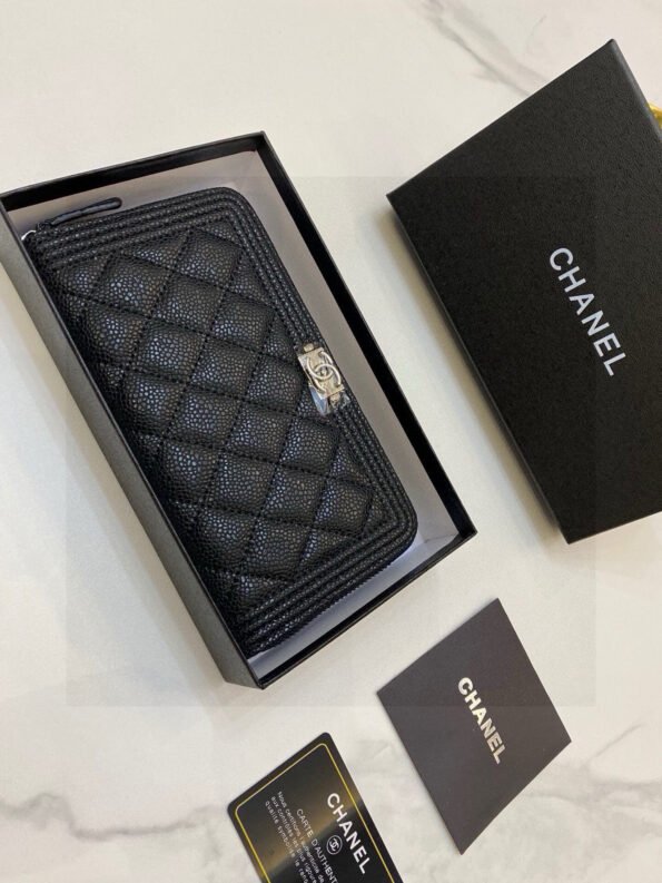 Chanel size 19.5*10*3.5, top cowhide/sheepskin embroidery thread The original feel is comfortable, the original hardware, the thread routing is exquisite, the three-line bone edge three-dimensional effect is highlighted, the built-in anti-counterfeiting label, and the YKK zipper -box - Image 2