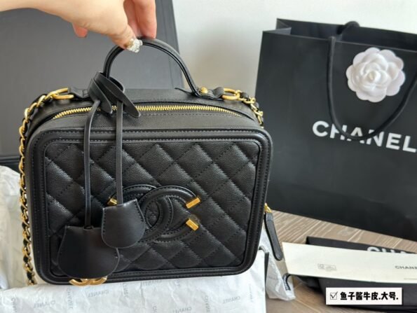 Chanel's new box cosmetic bag is made of caviar fabric-box - Image 4
