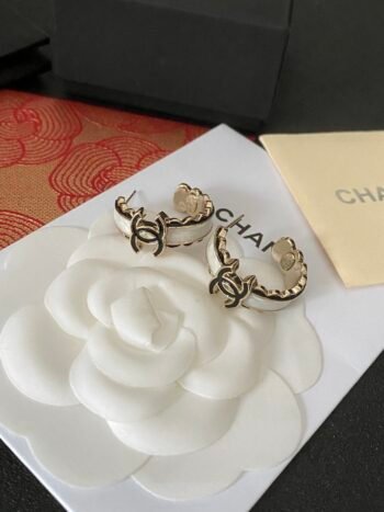 Stud earrings are 2.6 cm long and 2.3 cm wide