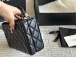 Chanel new box cosmetic bag is made of caviar fabric - box - Image 2