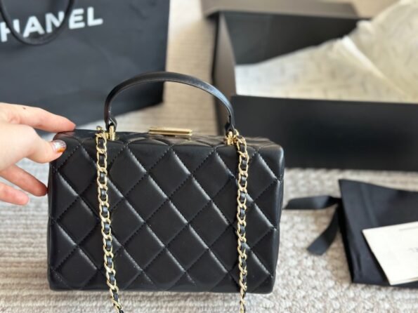 Chanel new box cosmetic bag is made of caviar fabric - box - Image 6