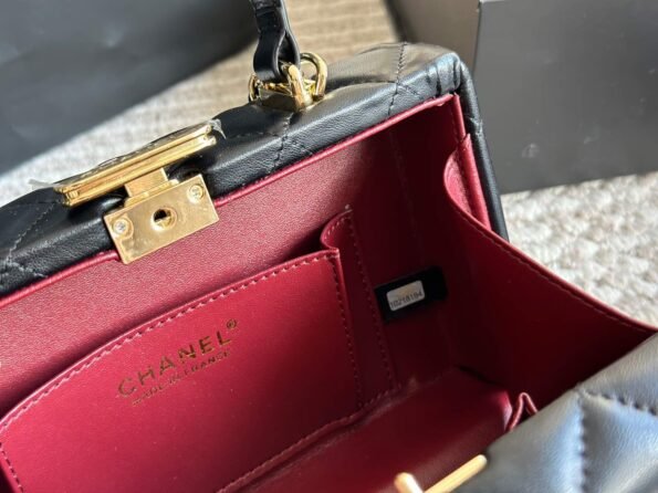 Chanel new box cosmetic bag is made of caviar fabric - box - Image 4