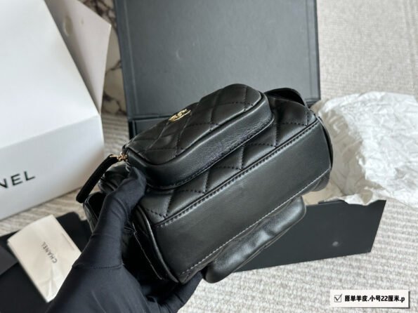 Original sheepskin Chanel camera bag - box - Image 2