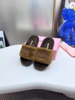 The miumiu monochrome wool is fluffy and soft - Image 3